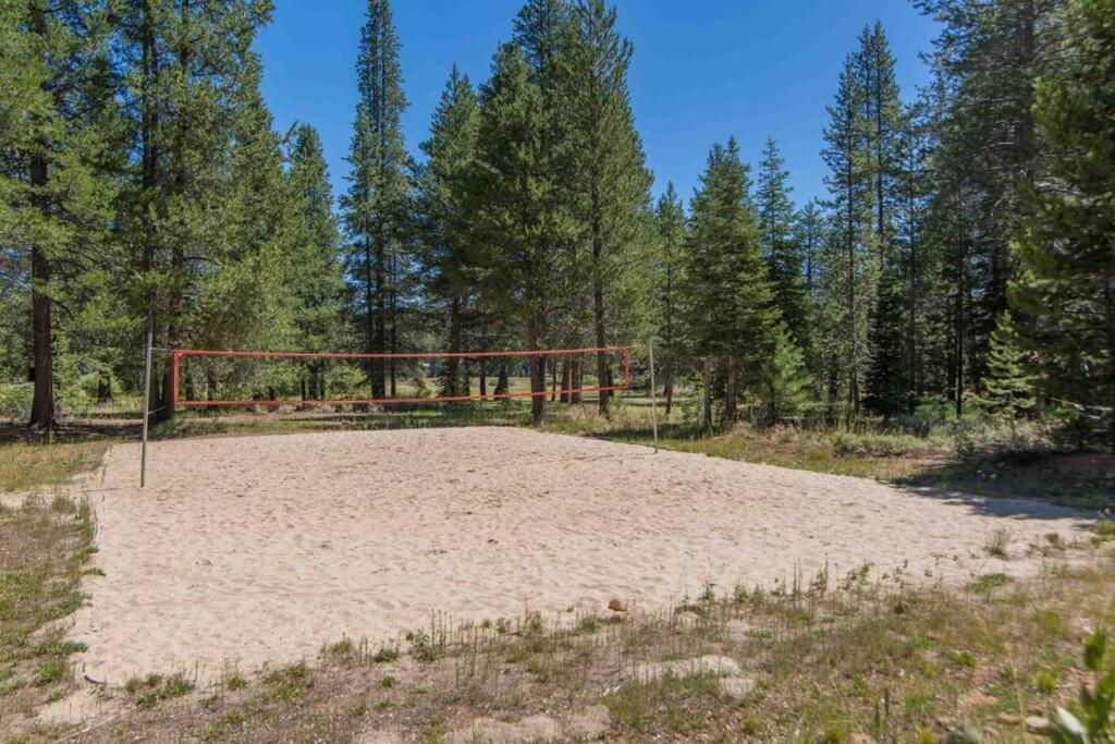 3Br Tahoe Donner Cabin With Hoa Perks Like Pools Hot-Tub Minutes To Trails Lake Golf Truckee Zewnętrze zdjęcie