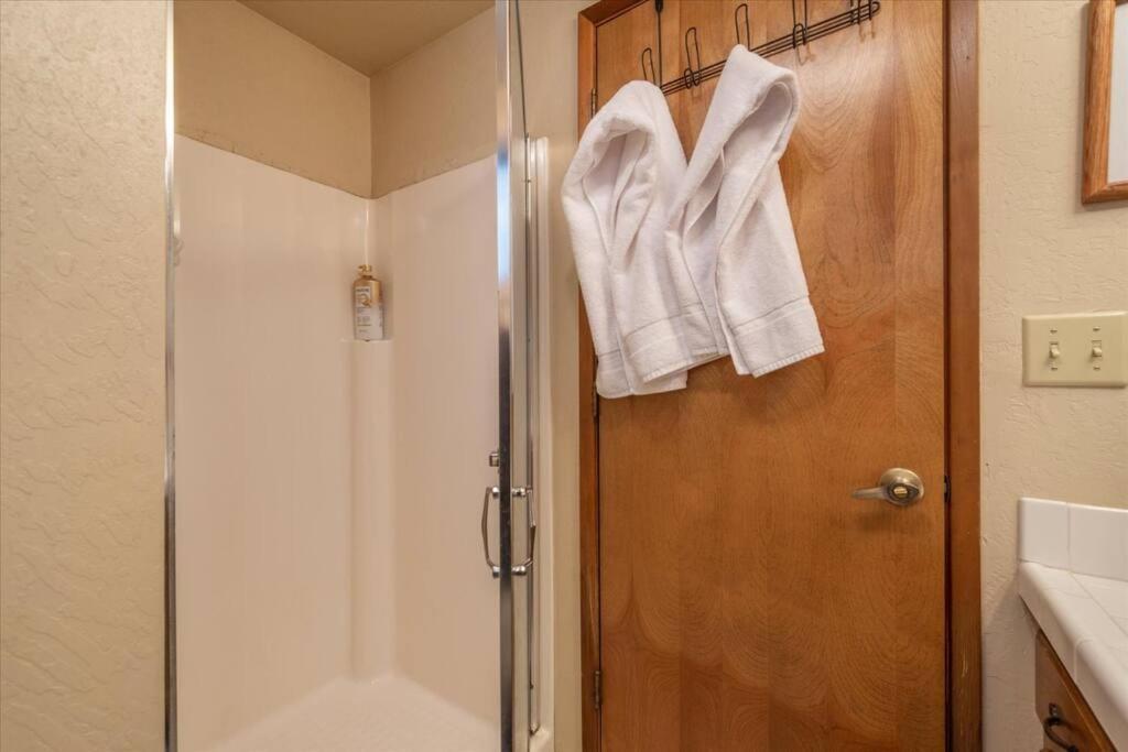 3Br Tahoe Donner Cabin With Hoa Perks Like Pools Hot-Tub Minutes To Trails Lake Golf Truckee Zewnętrze zdjęcie