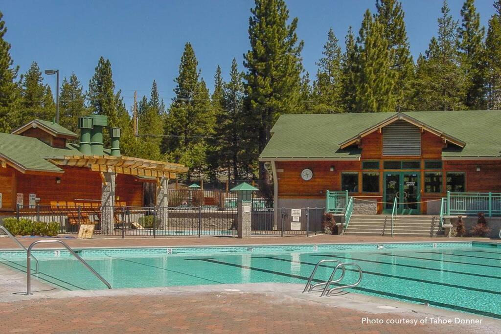 3Br Tahoe Donner Cabin With Hoa Perks Like Pools Hot-Tub Minutes To Trails Lake Golf Truckee Zewnętrze zdjęcie