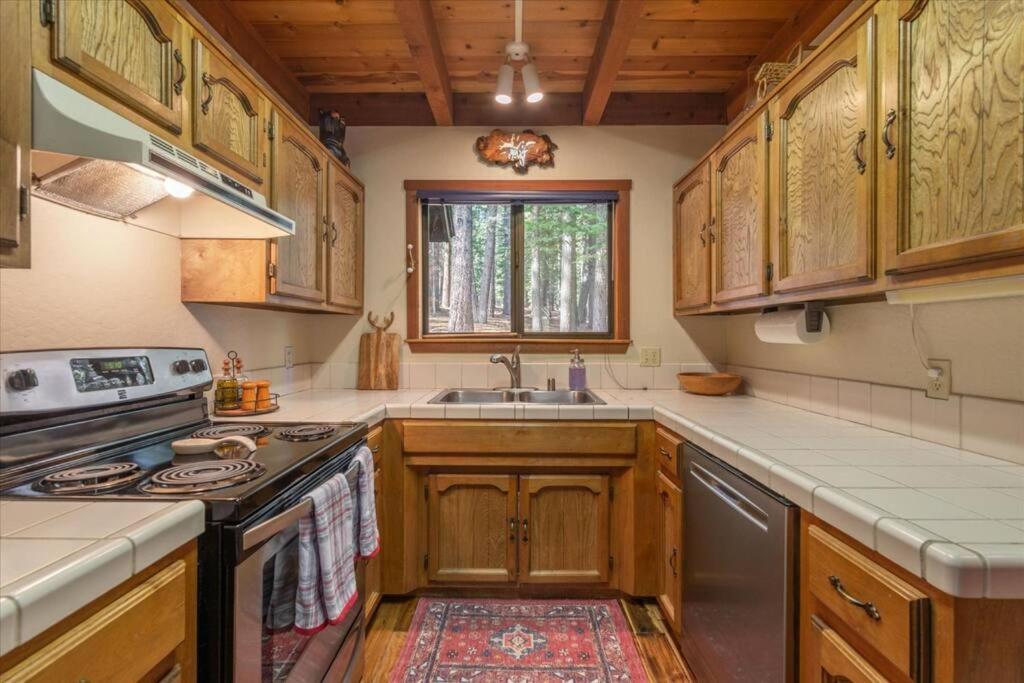 3Br Tahoe Donner Cabin With Hoa Perks Like Pools Hot-Tub Minutes To Trails Lake Golf Truckee Zewnętrze zdjęcie