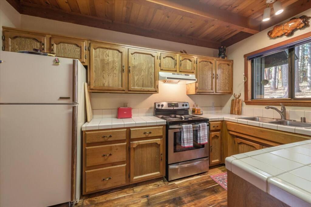 3Br Tahoe Donner Cabin With Hoa Perks Like Pools Hot-Tub Minutes To Trails Lake Golf Truckee Zewnętrze zdjęcie