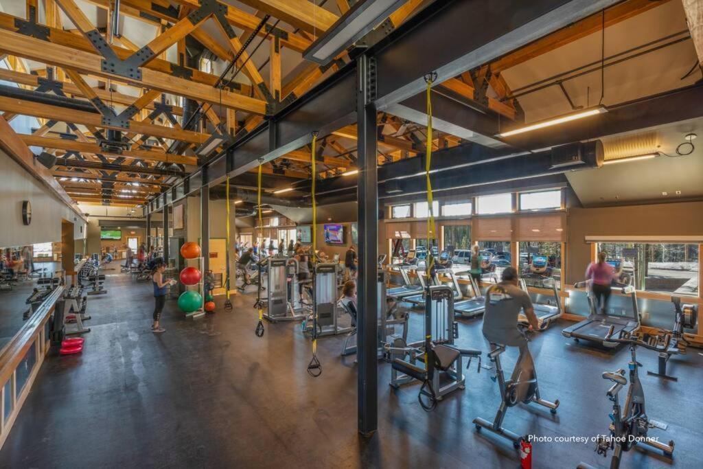 3Br Tahoe Donner Cabin With Hoa Perks Like Pools Hot-Tub Minutes To Trails Lake Golf Truckee Zewnętrze zdjęcie